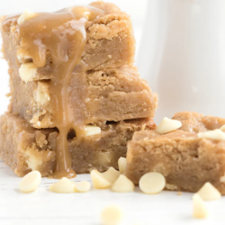 Keto White Chocolate Caramel Blondies